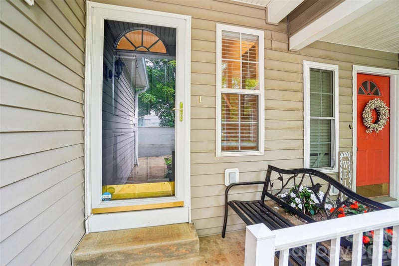 26 Willowick Dr, Asheville, NC 28803