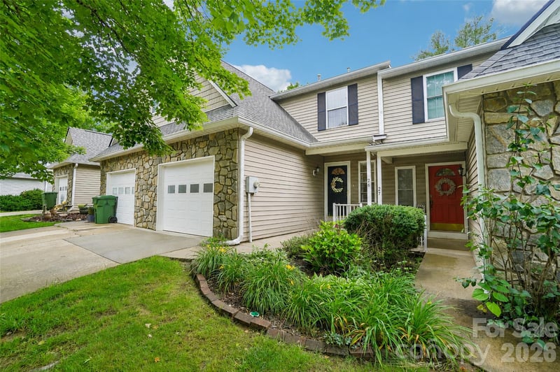 26 Willowick Dr, Asheville, NC 28803