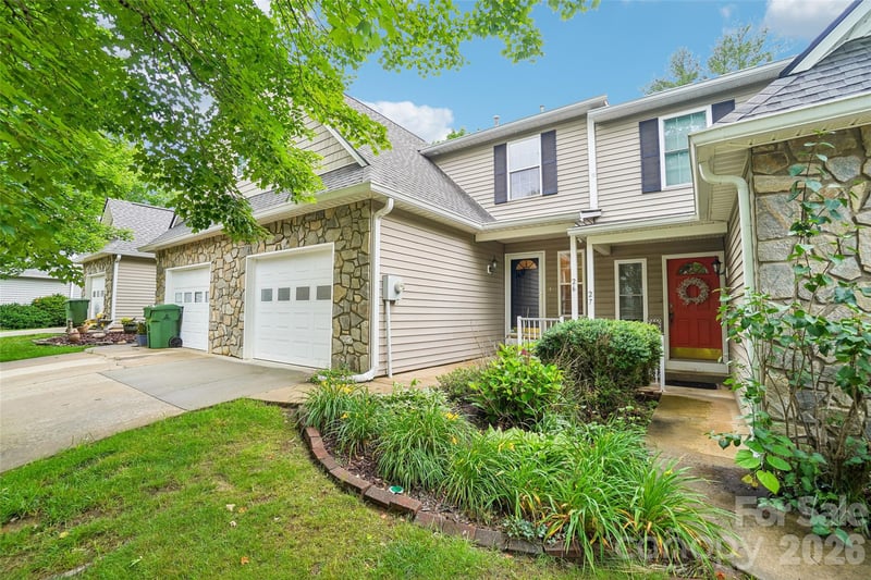 26 Willowick Dr, Asheville, NC 28803