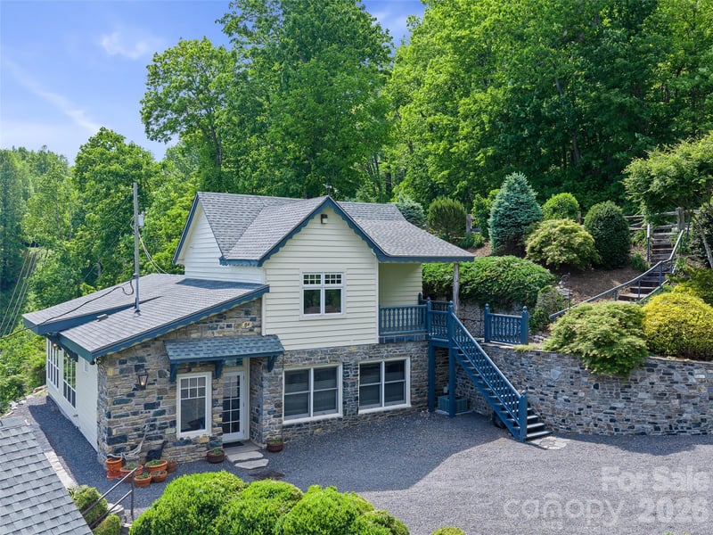 729 Bear Wallow Rd, Little Switzerland, NC 28749