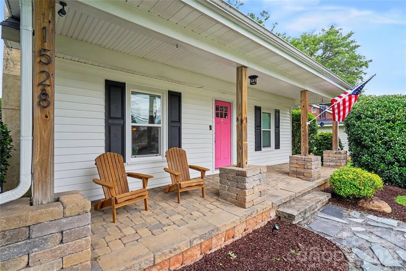 1528 Point Rd, Belmont, NC 28012
