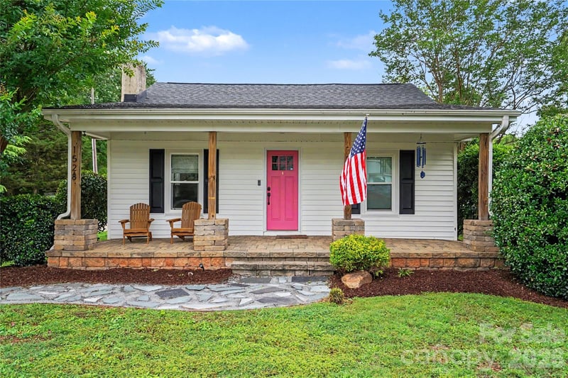 1528 Point Rd, Belmont, NC 28012