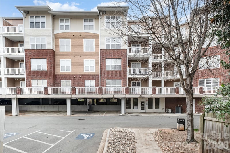 1000 Woodlawn Rd #217, Charlotte, NC 28209