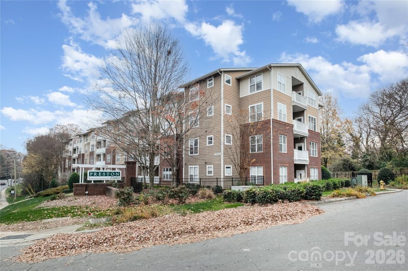 1000 Woodlawn Rd #217, Charlotte, NC 28209