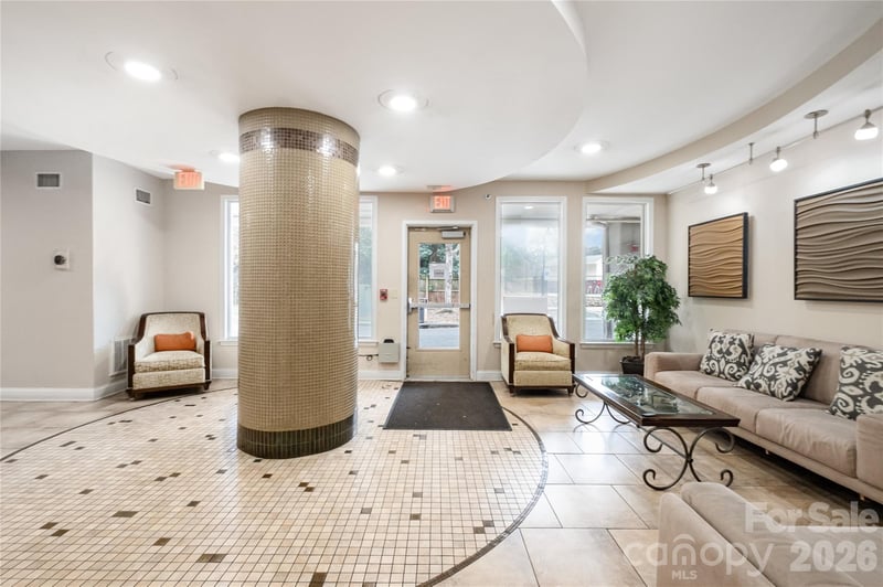 1000 Woodlawn Rd #217, Charlotte, NC 28209