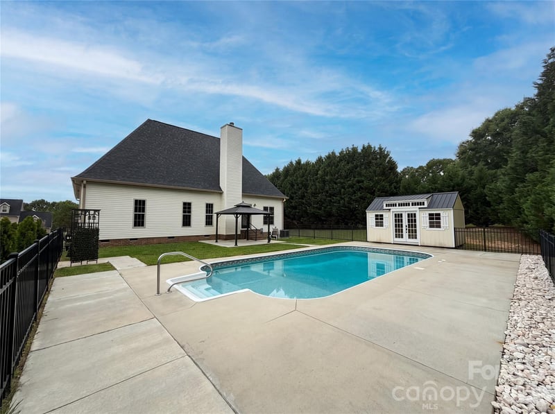 1417 Mcbeth Dr, Kannapolis, NC 28083