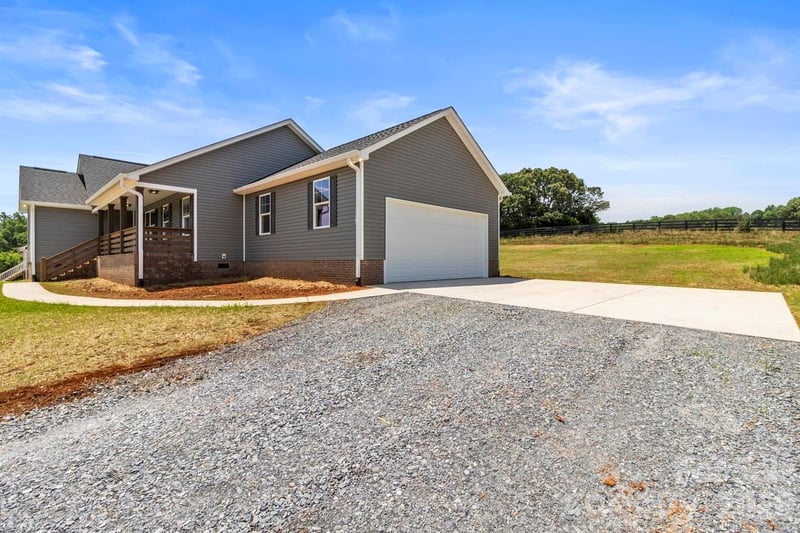 697 Alf Hoover Rd, Lincolnton, NC 28092