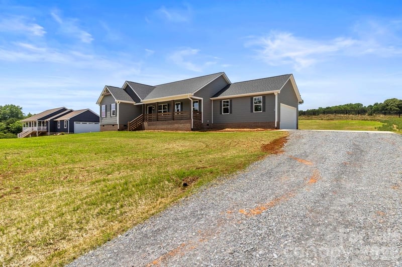 697 Alf Hoover Rd, Lincolnton, NC 28092