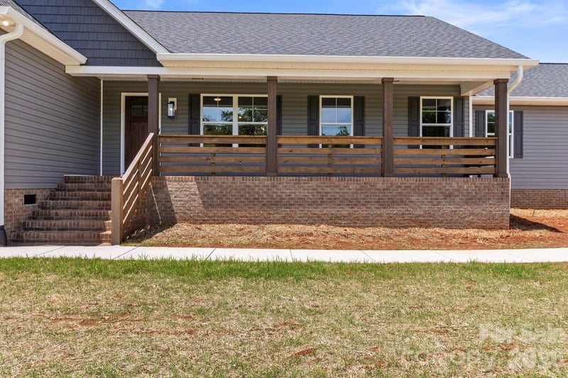 697 Alf Hoover Rd, Lincolnton, NC 28092