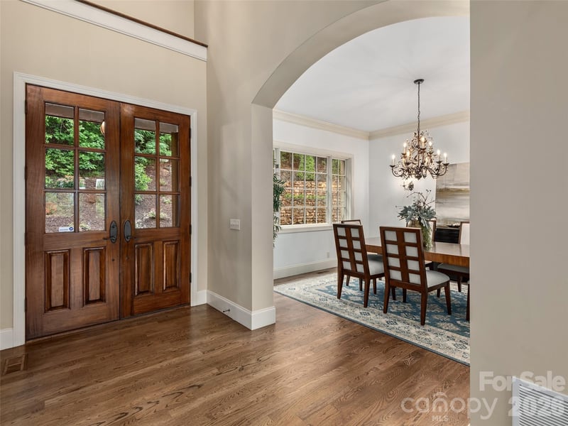433 Coopers Hawk Dr, Asheville, NC 28803
