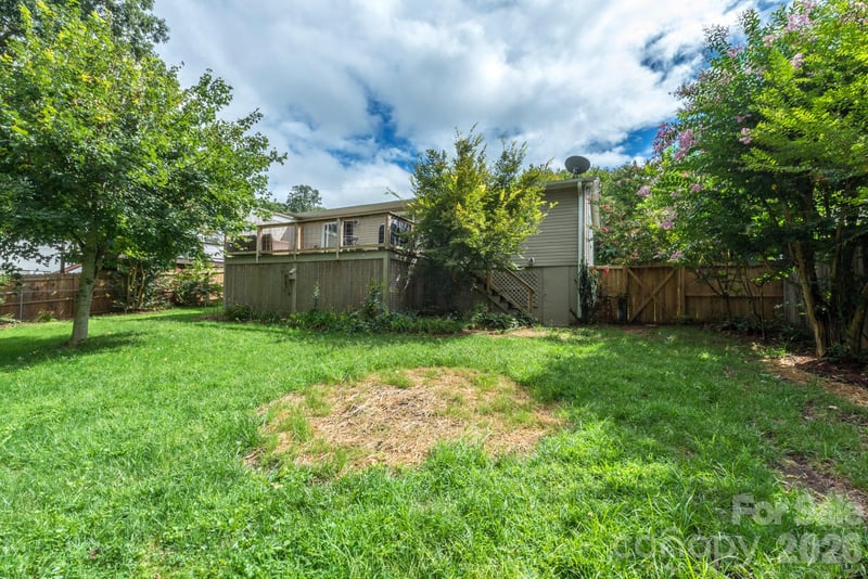 16 Oakley Dogwood Dr, Asheville, NC 28803