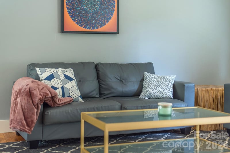 16 Oakley Dogwood Dr, Asheville, NC 28803