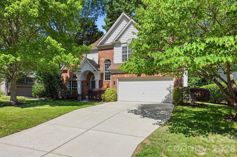 5910 Chinquapin Ct, Charlotte, NC 28269