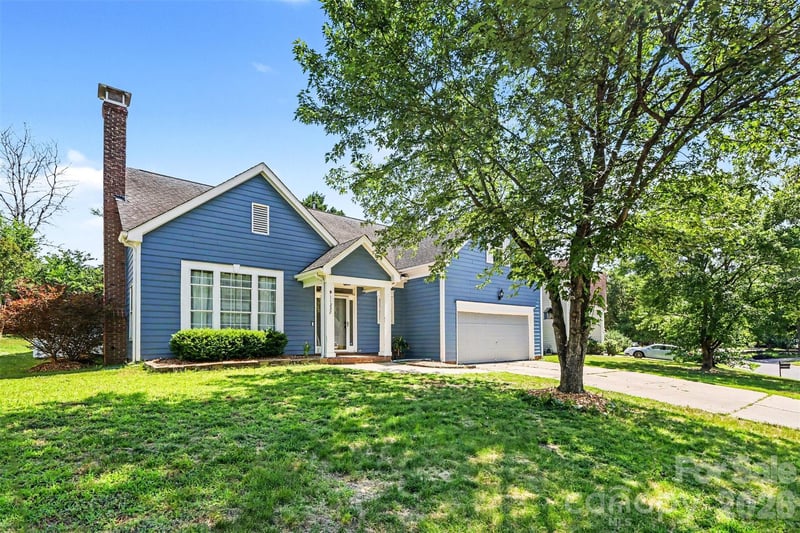 11232 Laurel View Dr, Charlotte, NC 28273