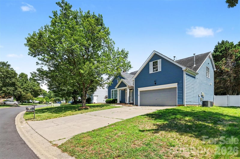 11232 Laurel View Dr, Charlotte, NC 28273