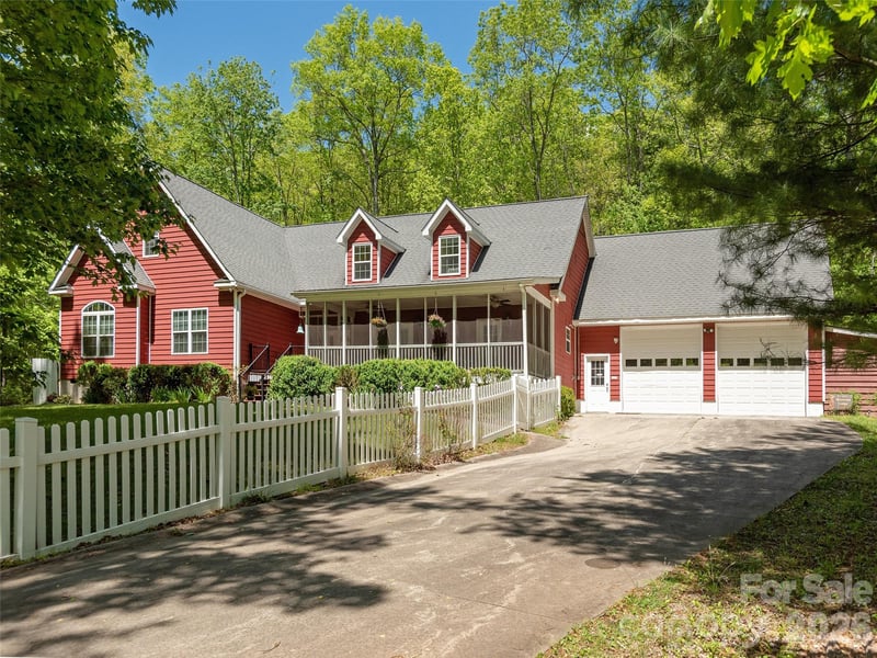 166 Virginia Brock Rd, Lake Toxaway, NC 28747