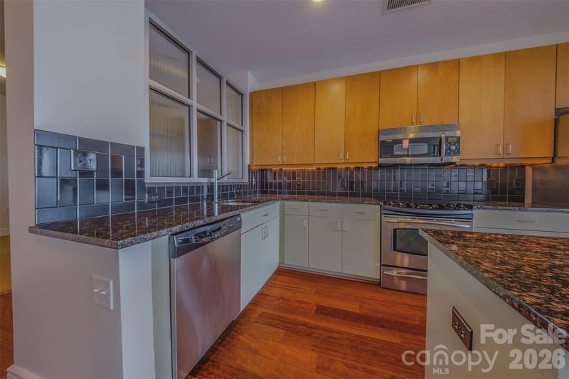333 W Trade St #1602, Charlotte, NC 28202