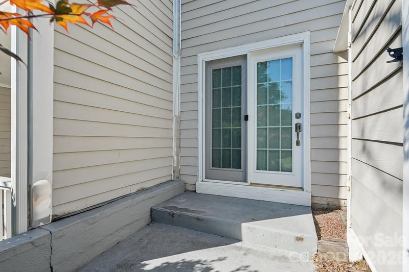 8403 Cricket Lake Dr, Charlotte, NC 28277