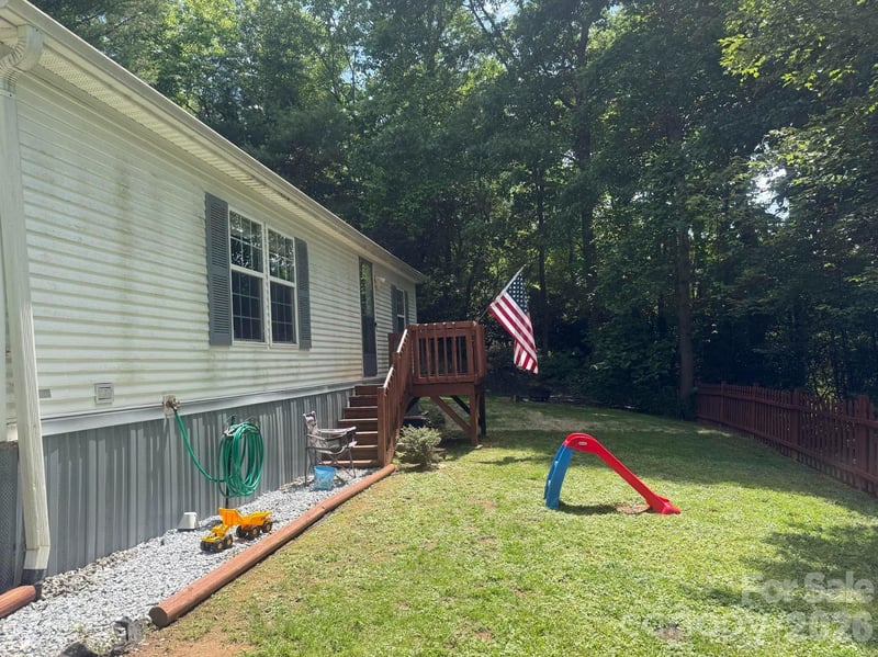 811 Turkey Pen Gap Rd, Horse Shoe, NC 28742