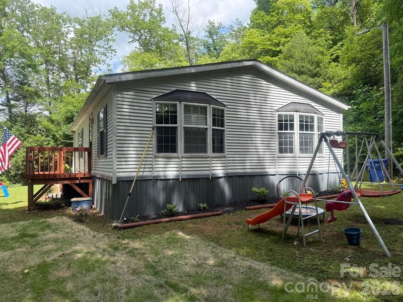 811 Turkey Pen Gap Rd, Horse Shoe, NC 28742