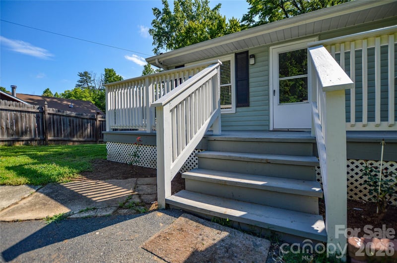 5514 Collins St, Charlotte, NC 28269