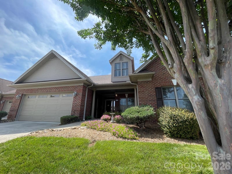 479 26th Ave #B, Hickory, NC 28601