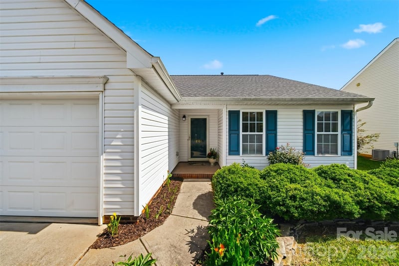 2155 Edenderry Dr, Statesville, NC 28625