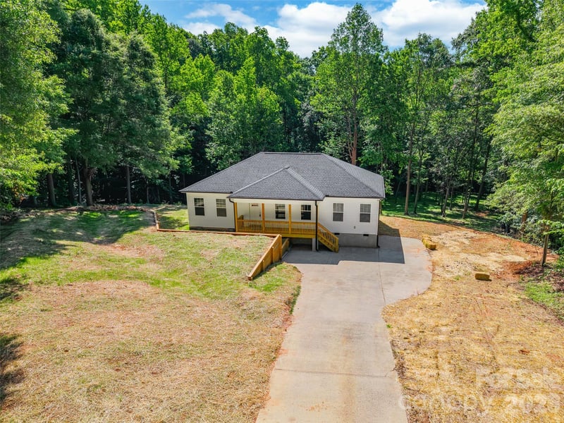 1630 Riddle Rd, Clover, SC 29710