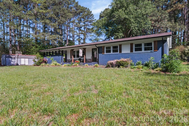 809 Elaine Dr, Albemarle, NC 28001