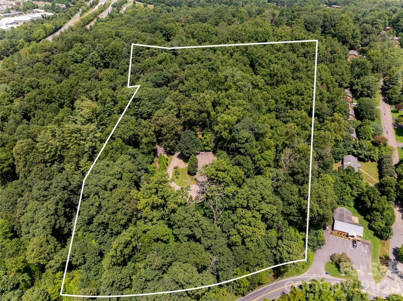 711 Shawnee Trl, Asheville, NC 28805