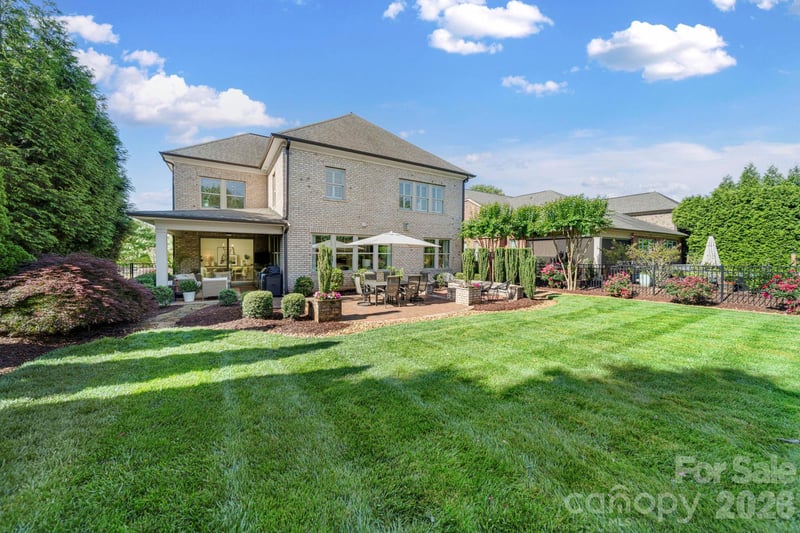 9141 Robbins Preserve Rd, Cornelius, NC 28031