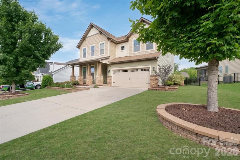 17534 Austins Creek Dr, Charlotte, NC 28278