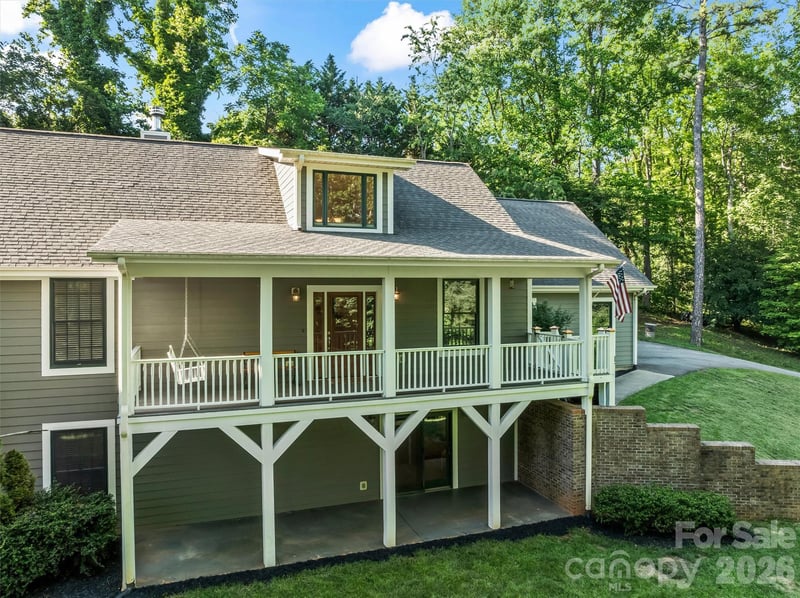 11 Jupiter Hills Dr, Weaverville, NC 28787
