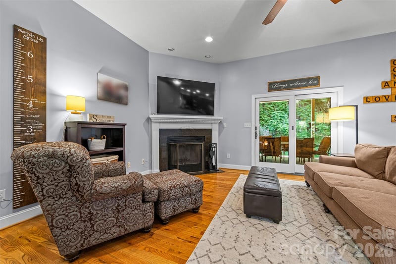 11 Jupiter Hills Dr, Weaverville, NC 28787