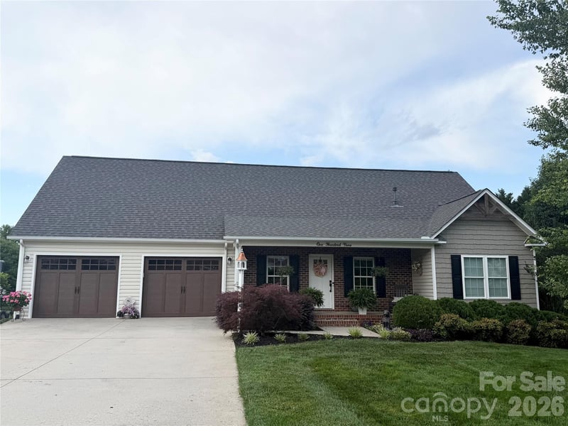 109 White Hall Ln, Hudson, NC 28638