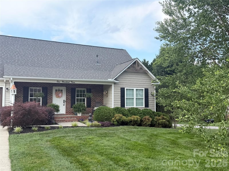 109 White Hall Ln, Hudson, NC 28638