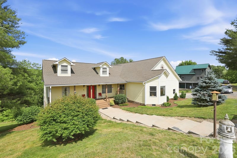409 Tall Timbers Ln, Waynesville, NC 28785