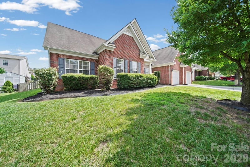 10111 Trailmoor Rd, Charlotte, NC 28278