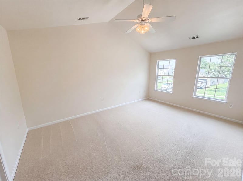 1131 Jordans Pond Ln, Charlotte, NC 28214