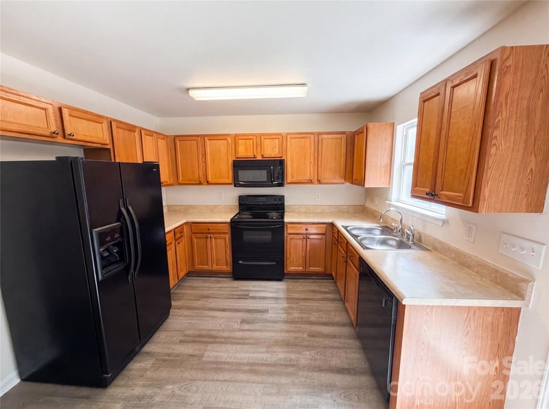 1131 Jordans Pond Ln, Charlotte, NC 28214