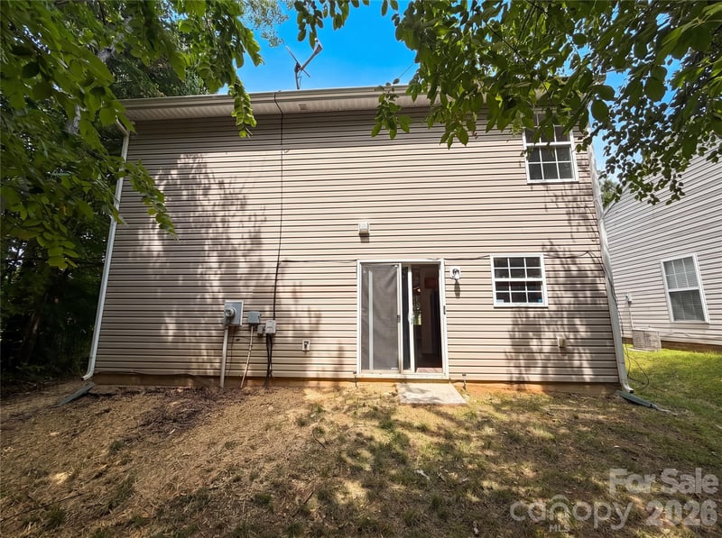 1131 Jordans Pond Ln, Charlotte, NC 28214