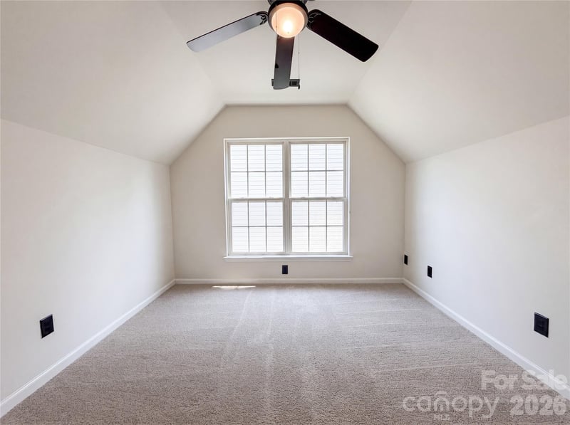 6121 Linda Vista Ln, Charlotte, NC 28216