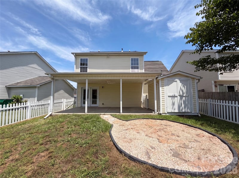 6121 Linda Vista Ln, Charlotte, NC 28216