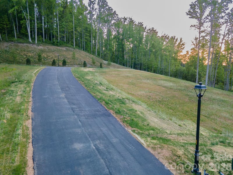 443 Irvine Dr, Fairview, NC 28730