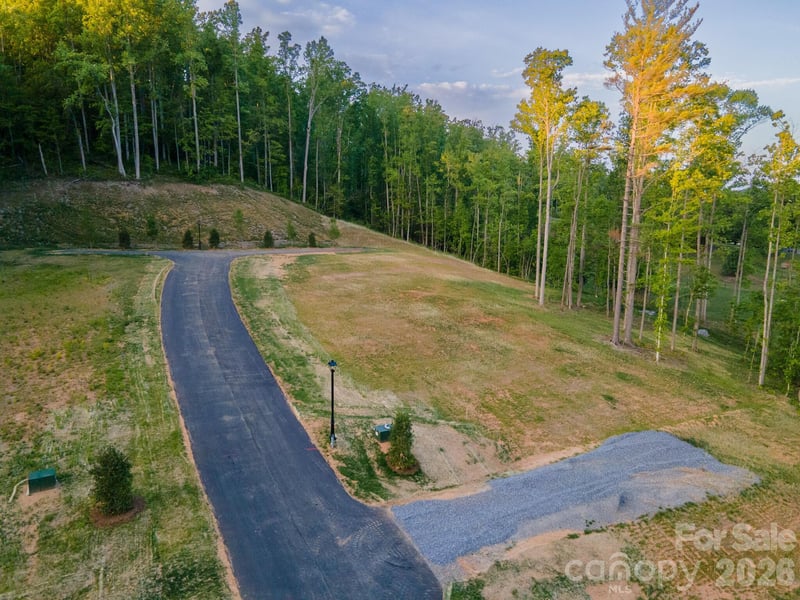 443 Irvine Dr, Fairview, NC 28730