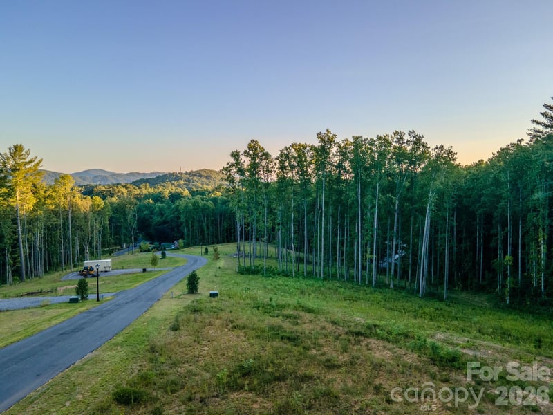 444 Irvine Dr, Fairview, NC 28730