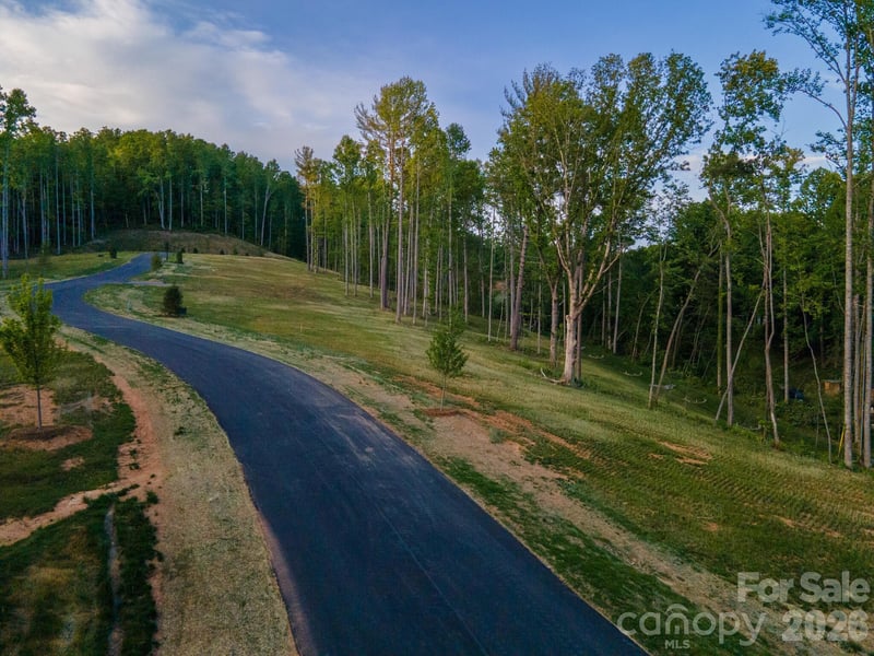 415 Fairview Dr, Fairview, NC 28730