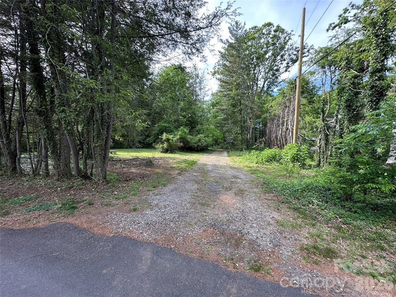 5 Lone Pine Rd, Asheville, NC 28803