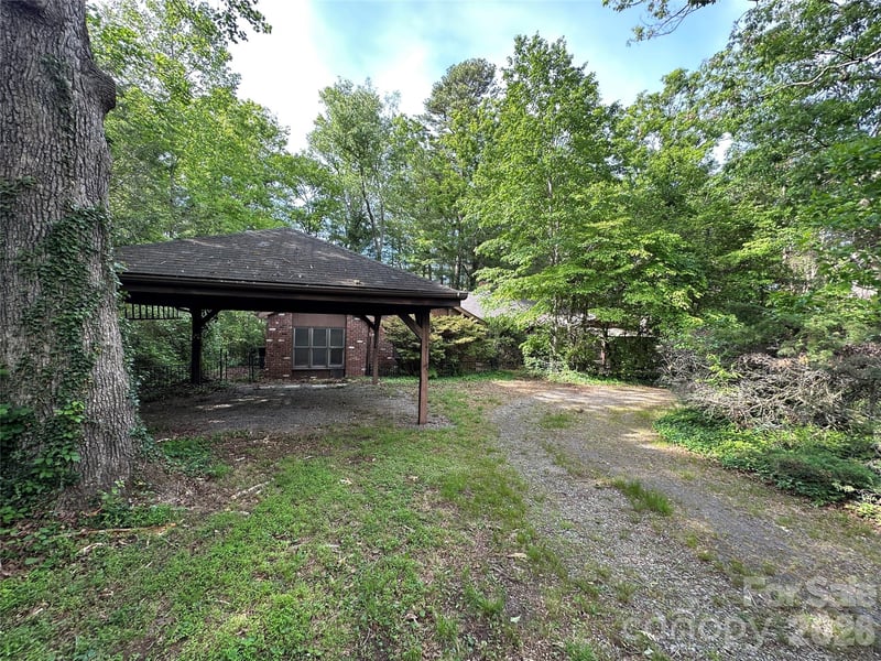 5 Lone Pine Rd, Asheville, NC 28803