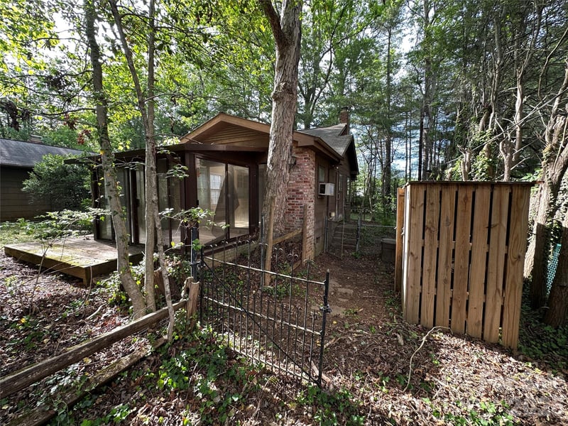 5 Lone Pine Rd, Asheville, NC 28803